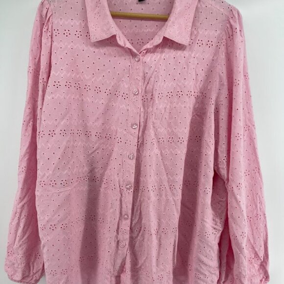 Women's Torrid Plus Size 3X Pink Eyelet Button Down Blouse - Picture 3 of 8